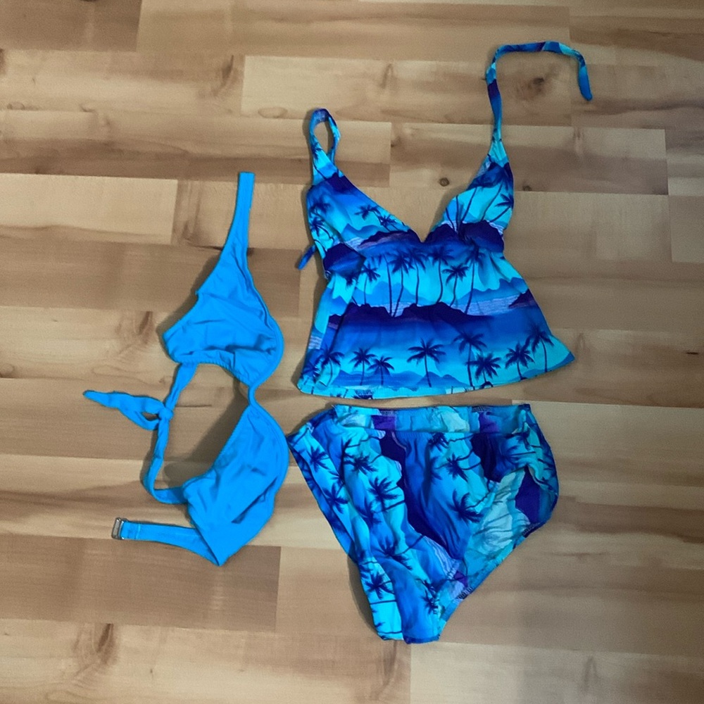 Venus bikini size medium
